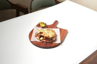 LEZZET бургер с говядиной (250 г)