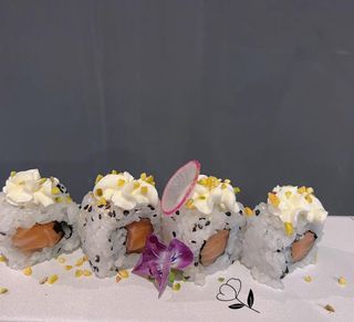 38. Uramaki Philadelphia