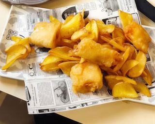 Patatine fritte con buccia