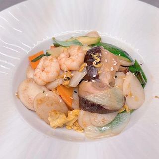 Gnocchi di riso con gamberi e verdura