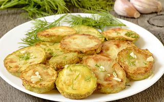 Dovlecei pane cu mujdei de usturoi