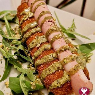 Crocchettone di patate con mortadella e pistacchio