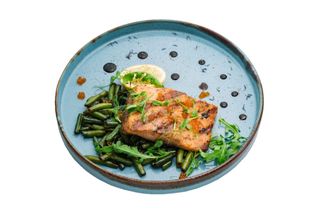 Стейк сальмона з лаймовим соусом