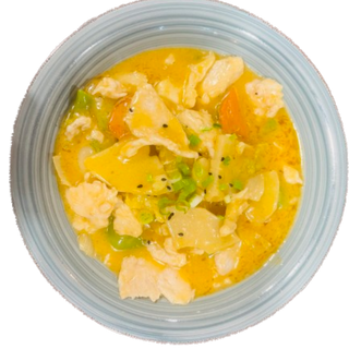 Pollo tailandés casero (秘制冬阴功鸡肉套饭)