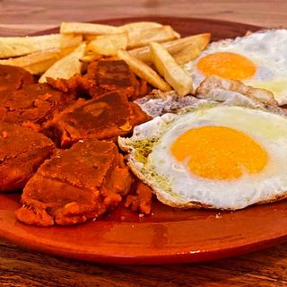 Farinaro ,tortilla francesa y patatas fritas
