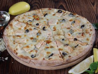 Піца з лососем (400g)