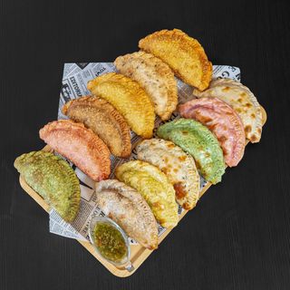 Promoción De Empanadas (12 Uds.) Y (2 Lt.)