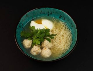 Курячий бульйон з локшиною
