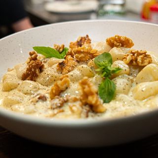 Gnocchi de papa gorgonzola y nueces