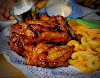  Alitas (6 Uds.) + Patatas 