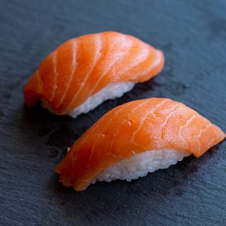 Nigiri Salmão Tataki (2 Unidades)