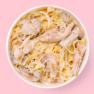 Фетучіні з куркою та грибами