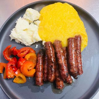 Cârnați de oaie cu brânză de burduf