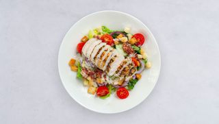 Sałatka z Grillowanym Kurczakiem (ok. 400 g)