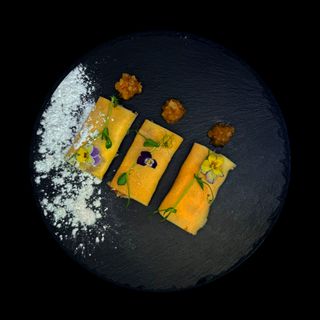      Налисники з грушею та ананасом 