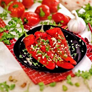 Pečena paprika sa belim lukom