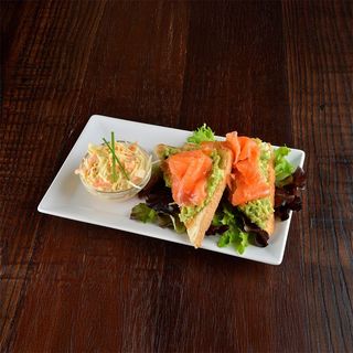 Toast salmone e avocado