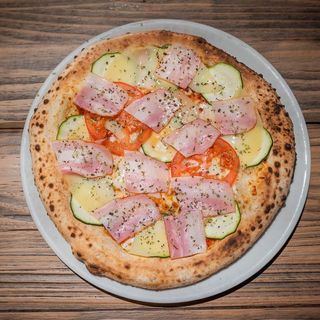 Pizza Provoletta e Zuchini