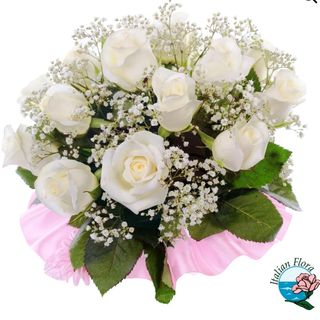 Rose bianche e gypsophila