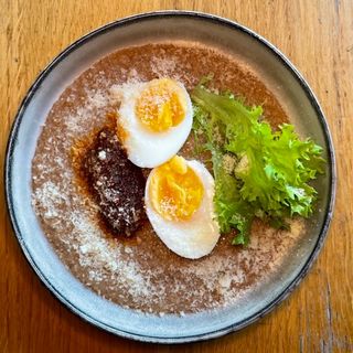 Каша з органічної спельти з томатним джемом, пармезаном і яйцем (350г)