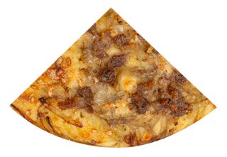 Focaccia barese patate, salsiccia e scamorza