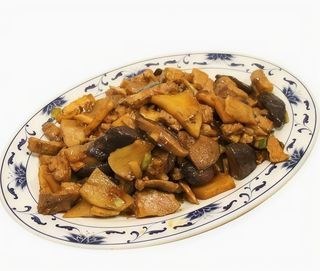 56. Ternera Con Setas Y Bambú