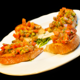 Bruschetta De Pan Con Ajo Y Tomate
