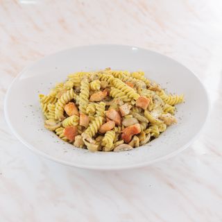 Pasta pesto piletina