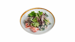 Салат свежий с майонезом