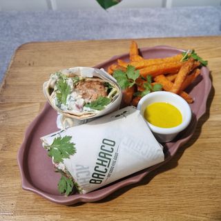 Burrito De Pollo Al Curry (Caliente)