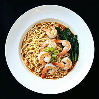 B9. Ramen saltato con gamberi