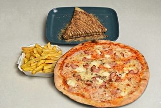 Pizza slaninica 45cm + pomfrit + 2xpalačinka