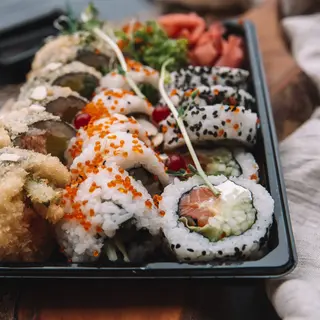 Uramaki phladephia maki