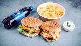 2 Burger de pui cu cașcaval + 1 Cartofi pai + 2 Băuturi la alegere
