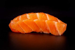 070 Nigiri salmon 2 pezzi