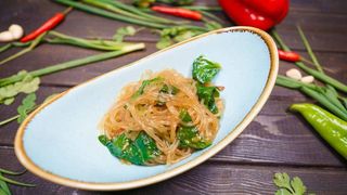 Салат Фунчоза со шпинатом (200г)