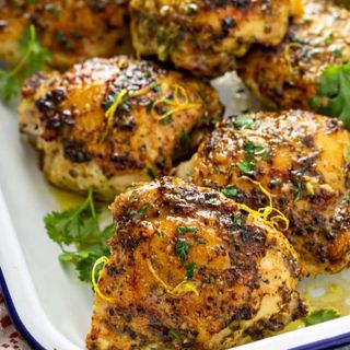 contramuslo con hueso al chimichurri