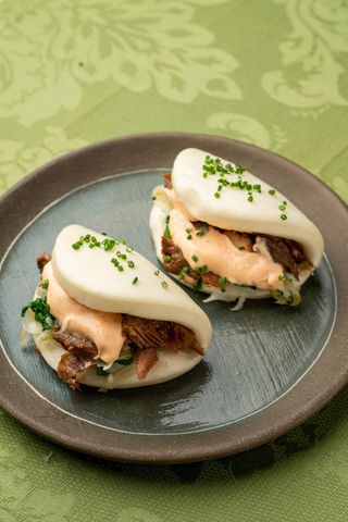 Bao de panceta de cerdo con char siu (2 uds)
