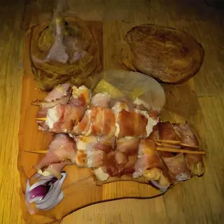 Rolovani svinjski ražnjići 400g