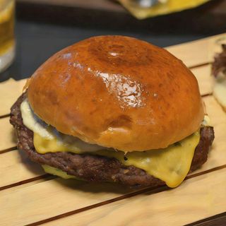 AMERICAN SMASHED BURGER.