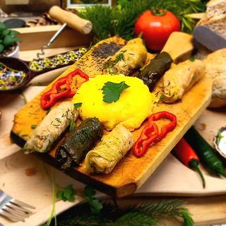 Sarmalute 6 bucati, mamaliga, smantana