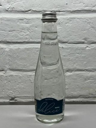 WODA GAZOWANA KROPLA DELICE 330 ML.