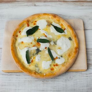 Pizza quattro formaggi