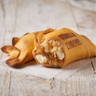 Empanada de Cebolla Caramelizada