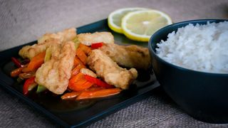 File de șalău cu legume în sos