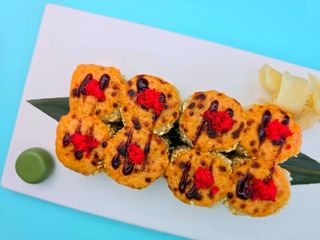 Запечений рол з вугром spicy (280г)