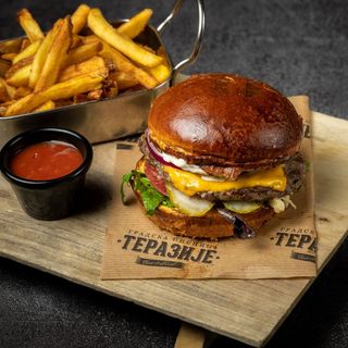 Classic burger + pomfrit