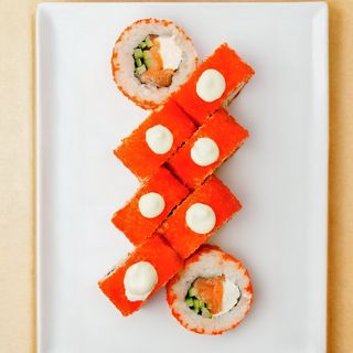 Ролл "Калифорния" с лососем