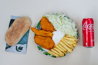 Meniu Zeus Șnițel + băutură răcoritoare