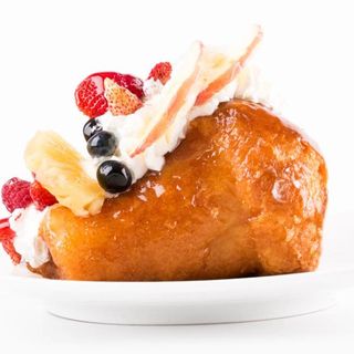 Baba' panna e frutta di bosco